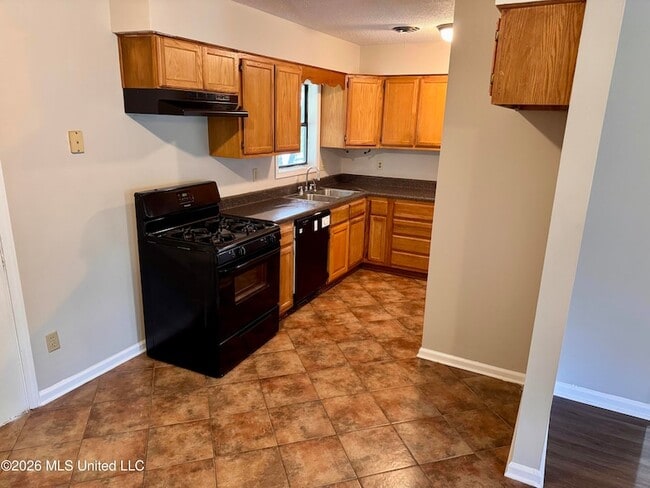 Photo - 1580 Guilford Cove