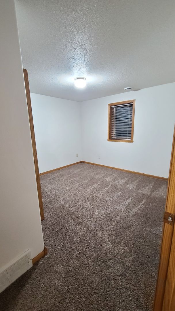 Photo - 5 Bedroom, 3 Bath - Triple Garage - Fenced yard Home