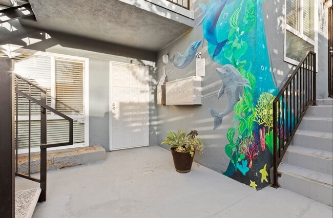 BEAUTIFUL Studio in Inglewood !!