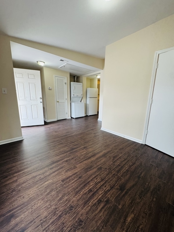 Photo - 1323 E 10th St