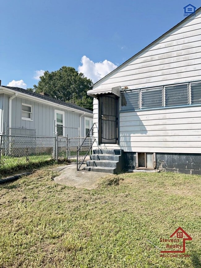 Photo - 2018 Walker Ave