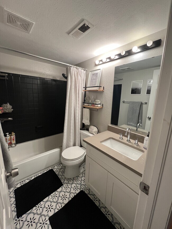 Photo - 13742 E Lehigh Ave Unit F