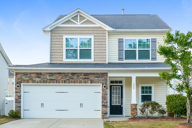 Building Photo - 229 Breezemont Dr