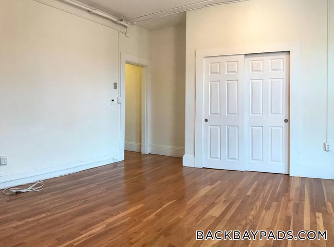 Photo - 913 Boylston St Unidad 2