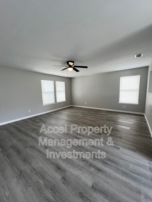 Photo - 2912 Ozark Ave