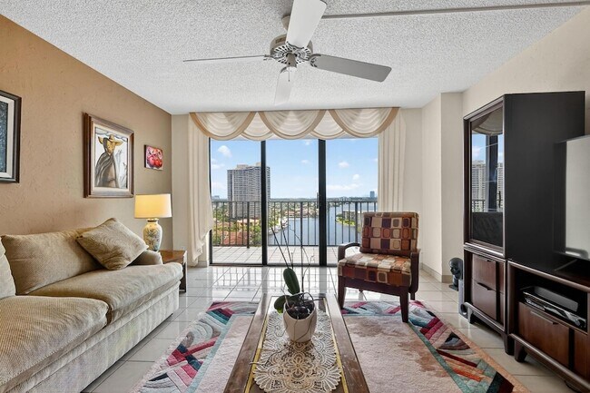 Photo - 18151 NE 31st Ct Unidad 1709