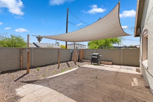 Photo - 13th & Taylor