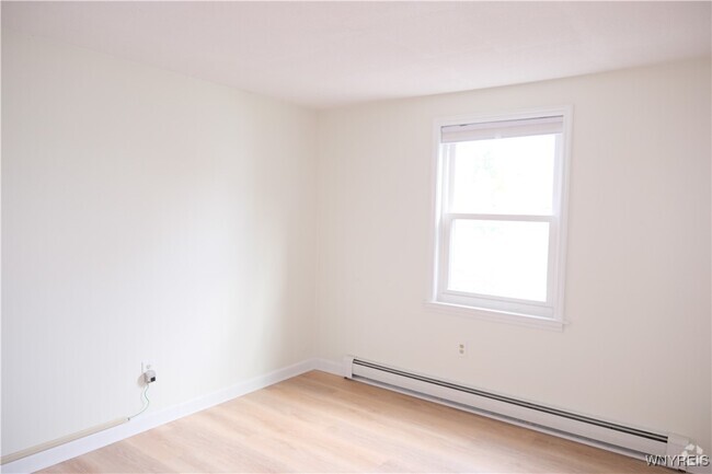 Building Photo - 6321 W Quaker St Rental