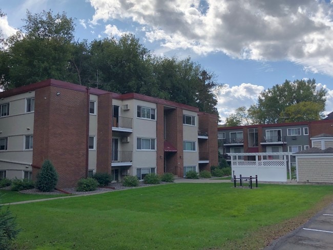 Photo - 110 Circle A Dr S