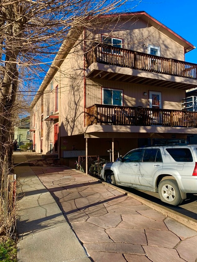 Photo - 1937 Goss St