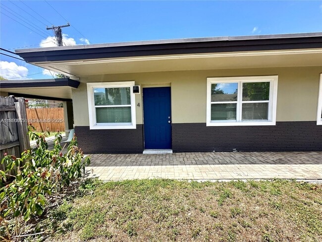 Building Photo - 1201 NE 5th Ave Unit 4