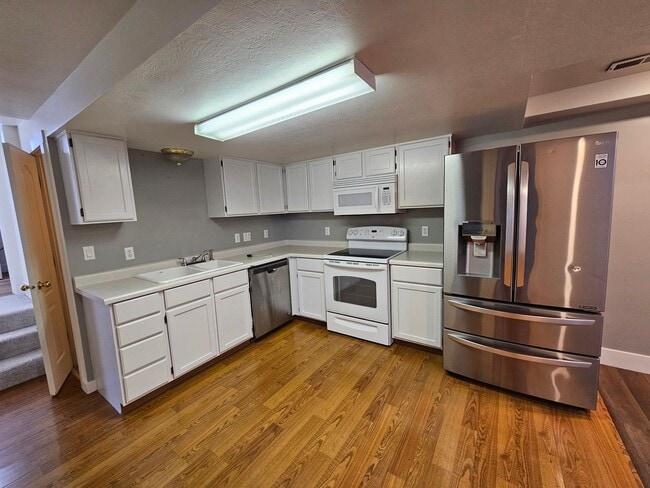 Building Photo - 4698 Colander Dr Unit B