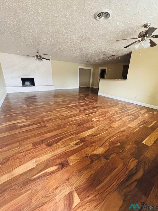 Photo - 1317 Stratford Ln