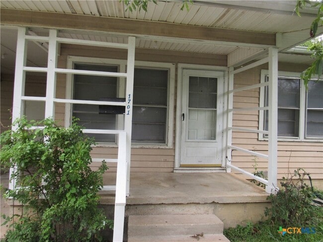 Photo - 1701 Elkins Ave