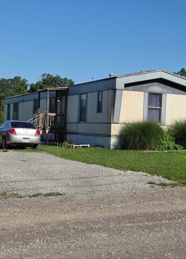 Building Photo - 137 Curtis Ln