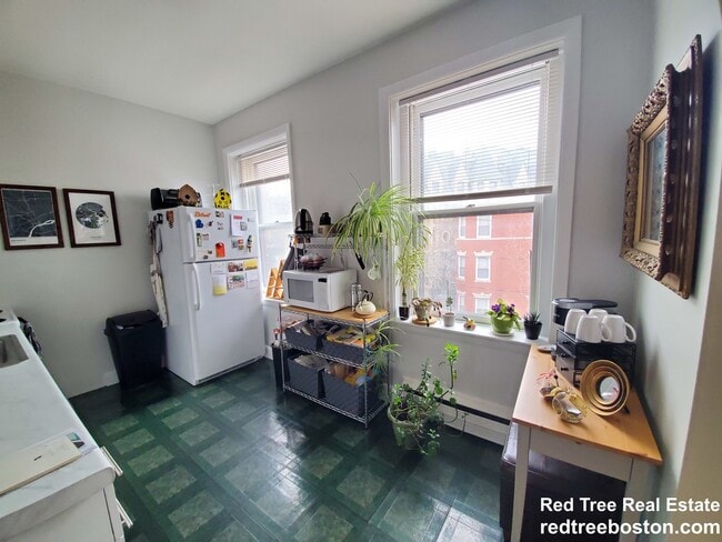 Photo - 199 Winthrop Rd