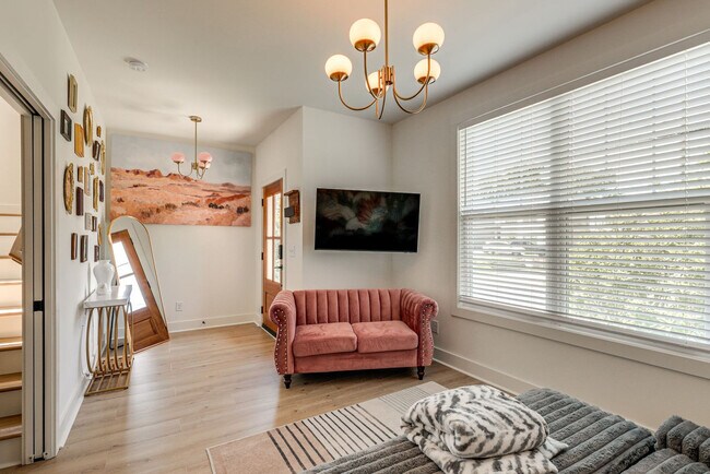Photo - 314 Duke St Unit SI ID1588172P