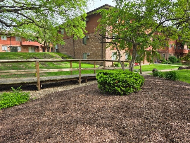 Riverwood Apartments