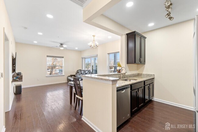 Photo - 917 Campbell St