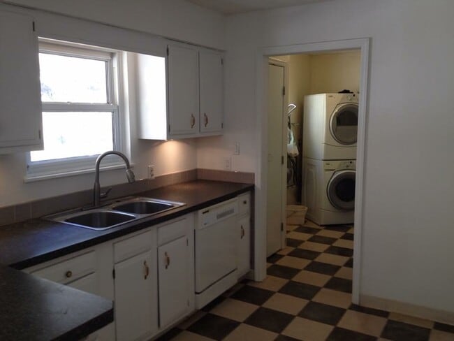 Photo - 4012 Woodward Drive