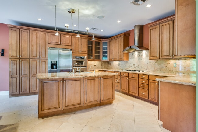 Photo - 2006 Manhattan Beach Blvd Unidad A