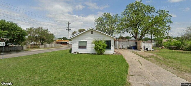 115 W Willow Ave