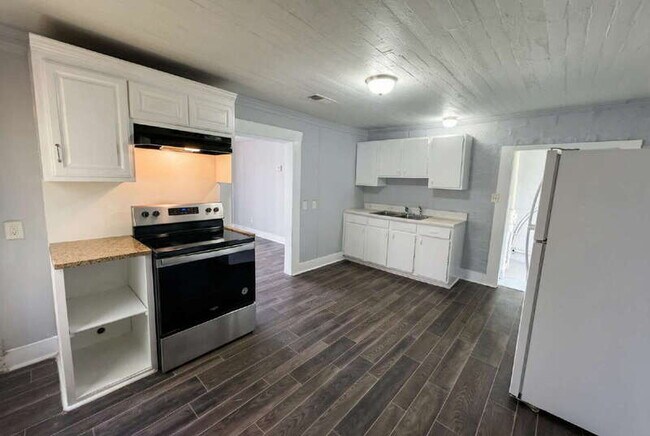 Photo - 730 Searcy Ave