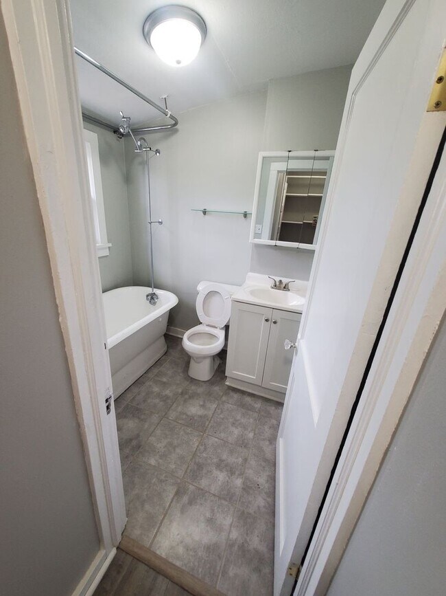 Photo - 3201 Charles St Unit Upper