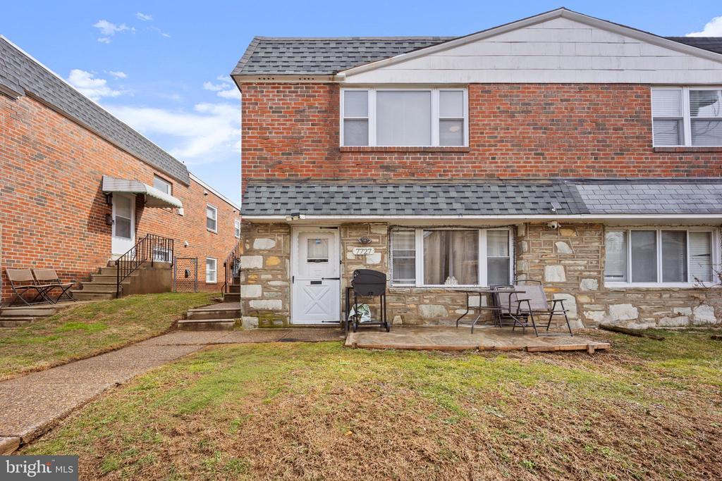 Photo - 7727 Langdon St