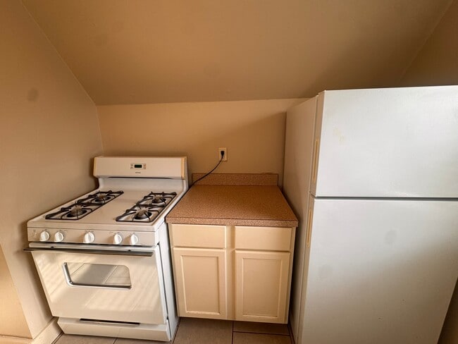 Photo - 2735 Alpha St Unit 2