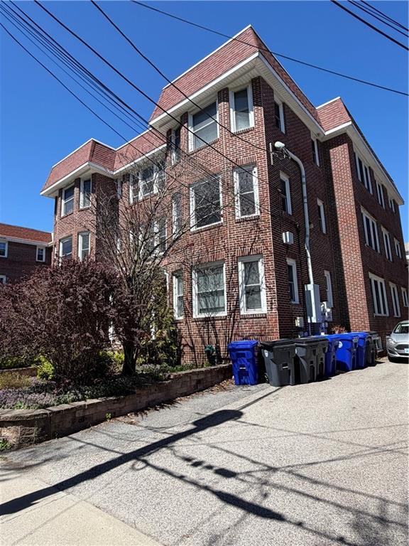 132 Elton St