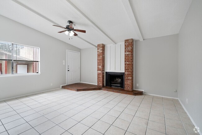 Building Photo - Stunning 3 Bedroom, 2 Bath Duplex in North... Rental
