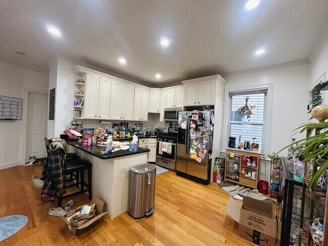 Building Photo - 20 Armstrong St Unit 1 Rental
