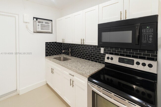 Photo - 5807 SW 25th St Unit 9