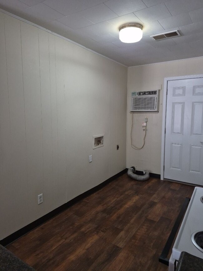Photo - Bailey Apartments Unit 09