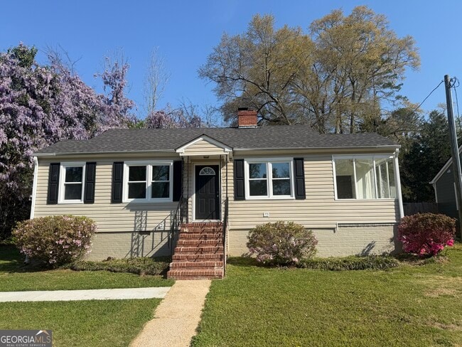 Building Photo - 110 Elm Dr