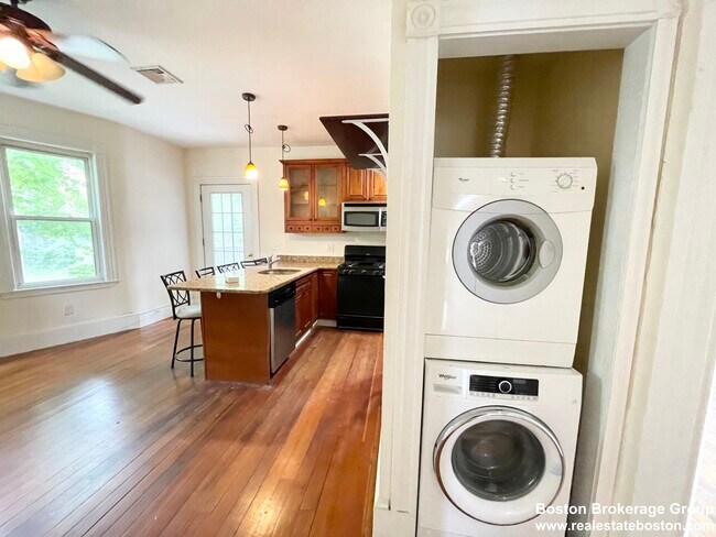 Photo - 112 Hillside St Unit 2