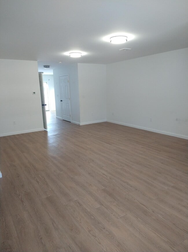Photo - 34 Davey Dr Unit 2
