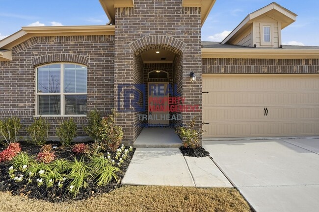 Photo - Spacious 4 Bedroom Home with Functional Layout