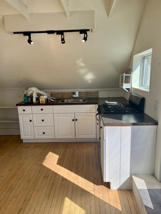 Building Photo - 8 Durham St Unit 3 Rental