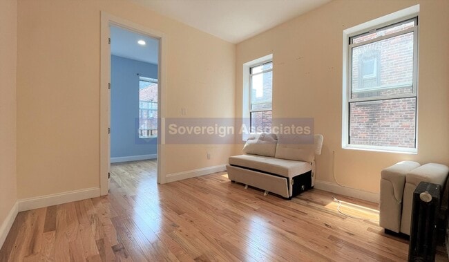 Building Photo - 22 St Nicholas Pl Rental