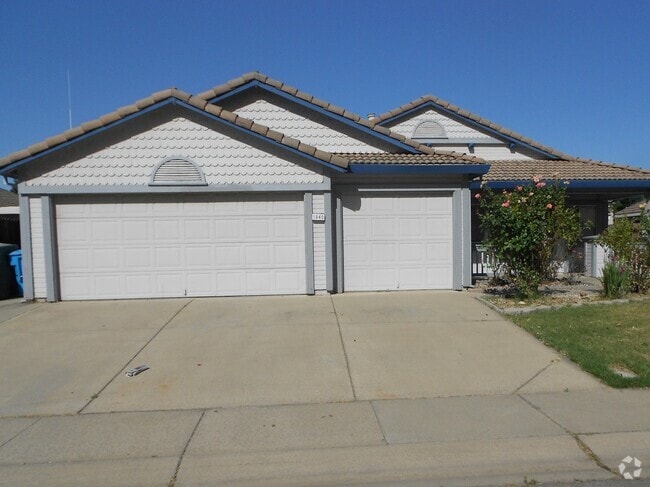 Building Photo - 4 bedroom 2 bath house in Yuba City