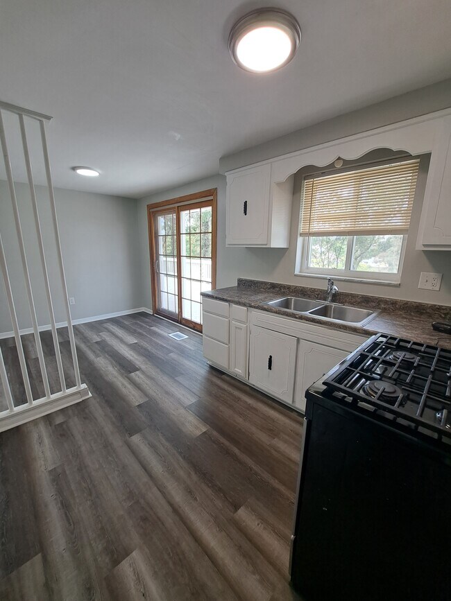 Photo - 517 Brinwood Ave