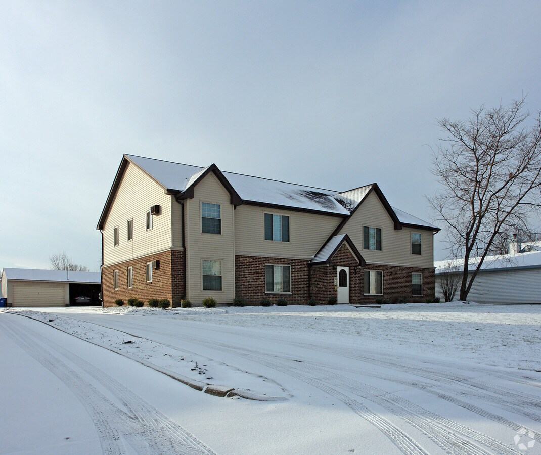 Photo - 7485-7489 Huntington Dr Apartments