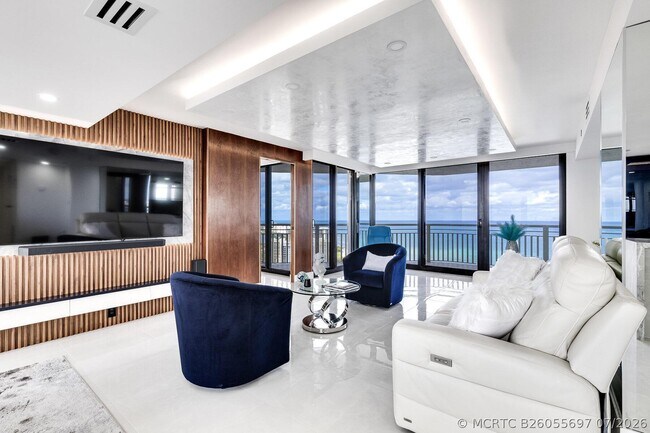 Building Photo - 3000 N Ocean Dr Unit PH-A