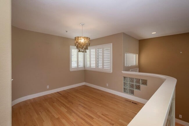 Photo - 812 Constellation Ct