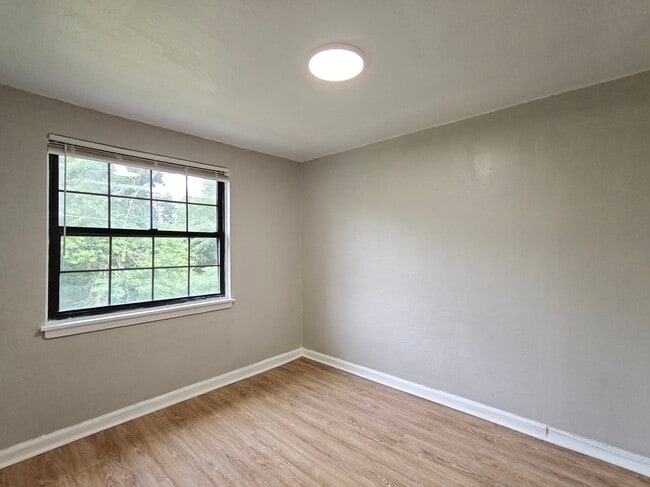 Photo - 120 Yorke St