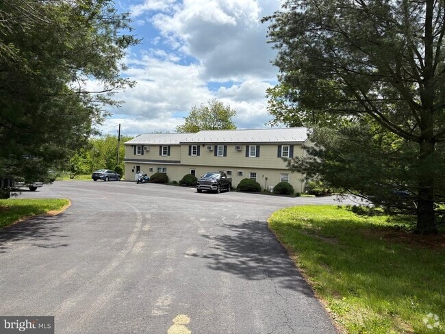 Building Photo - 56 Pineside Dr Unit 5B Rental