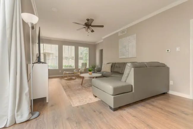 Photo - 2100 Tanglewilde St Unit #77