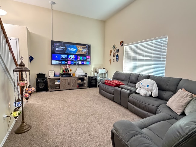 Photo - 7653 Canyon Oak Dr